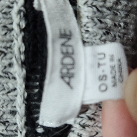 OS Ardene Poncho - Picture 2 of 2